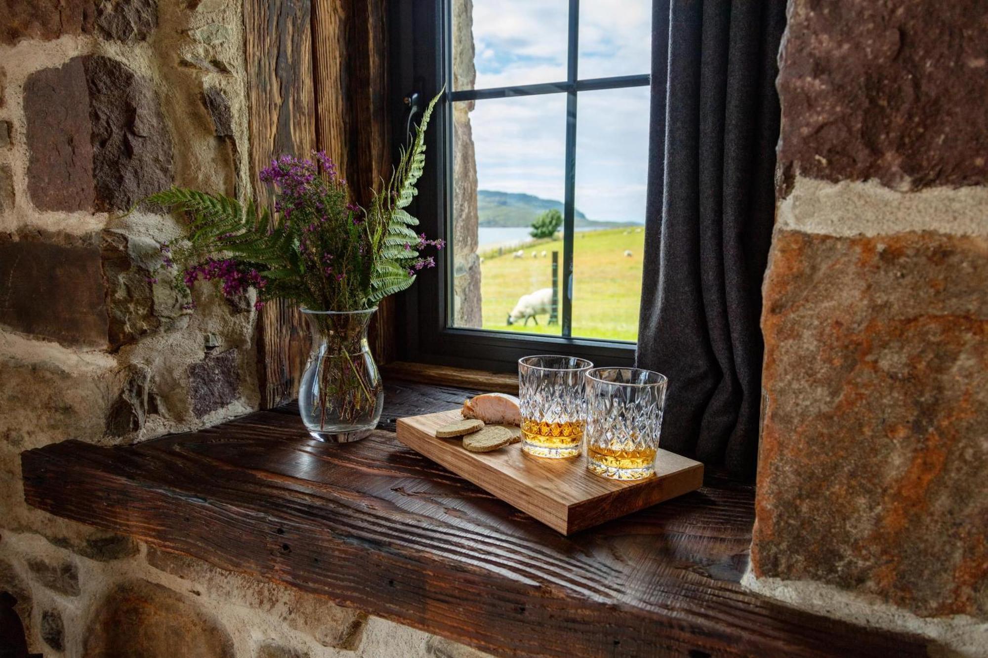 The Wreck - Lochside Cottage Dog Friendly Ullapool Ngoại thất bức ảnh